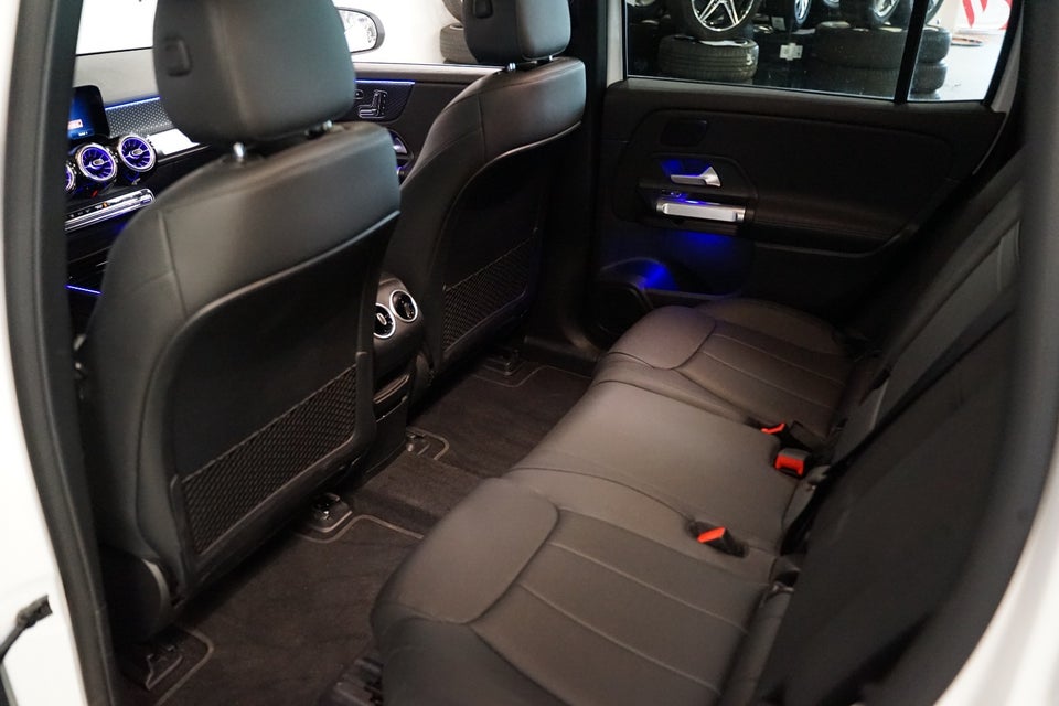 Mercedes EQB300 Progressive Advance Plus 4Matic 5d