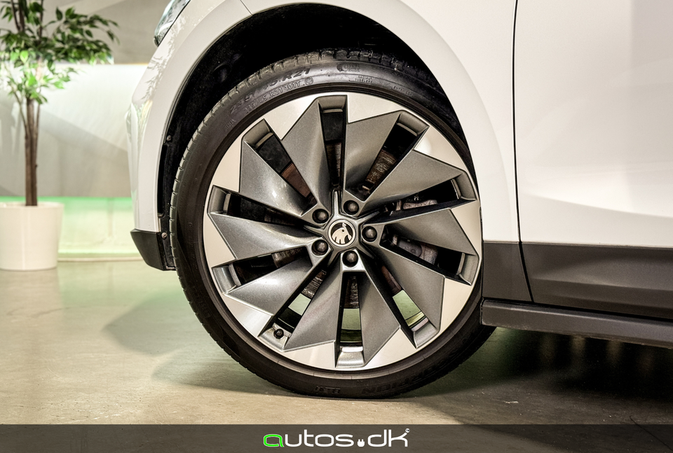 Skoda Enyaq 80 iV Selection Lounge 5d