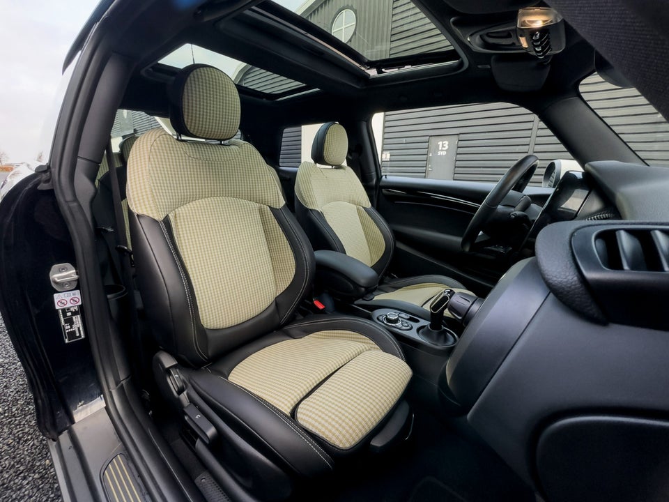 MINI Cooper SE Resolute Edition 3d