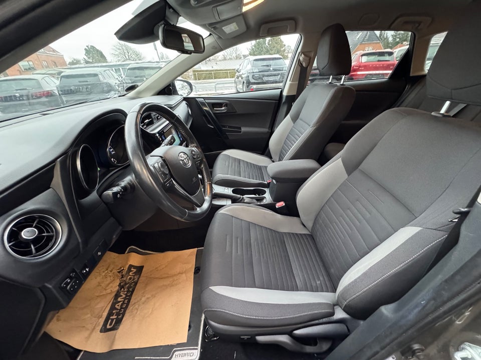 Toyota Auris 1,8 Hybrid H2 Comfort Touring Sports CVT 5d