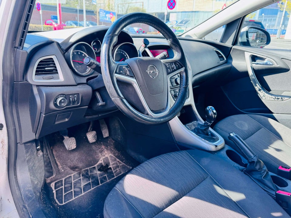 Opel Astra 1,4 T 140 Enjoy Sports Tourer 5d