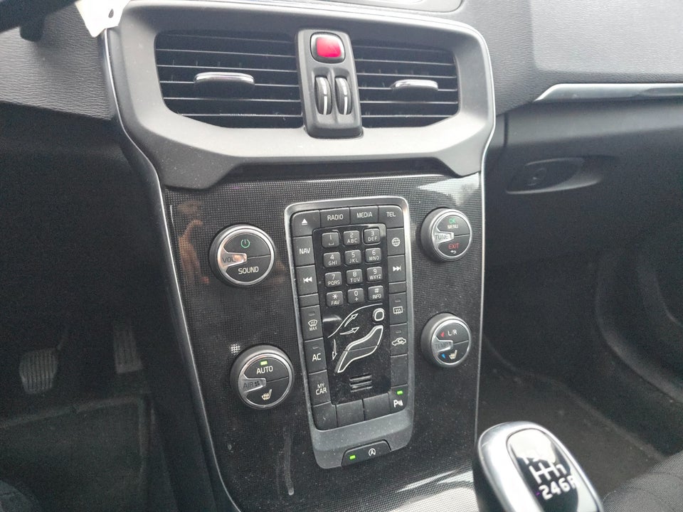 Volvo V40 2,0 D2 120 Momentum 5d