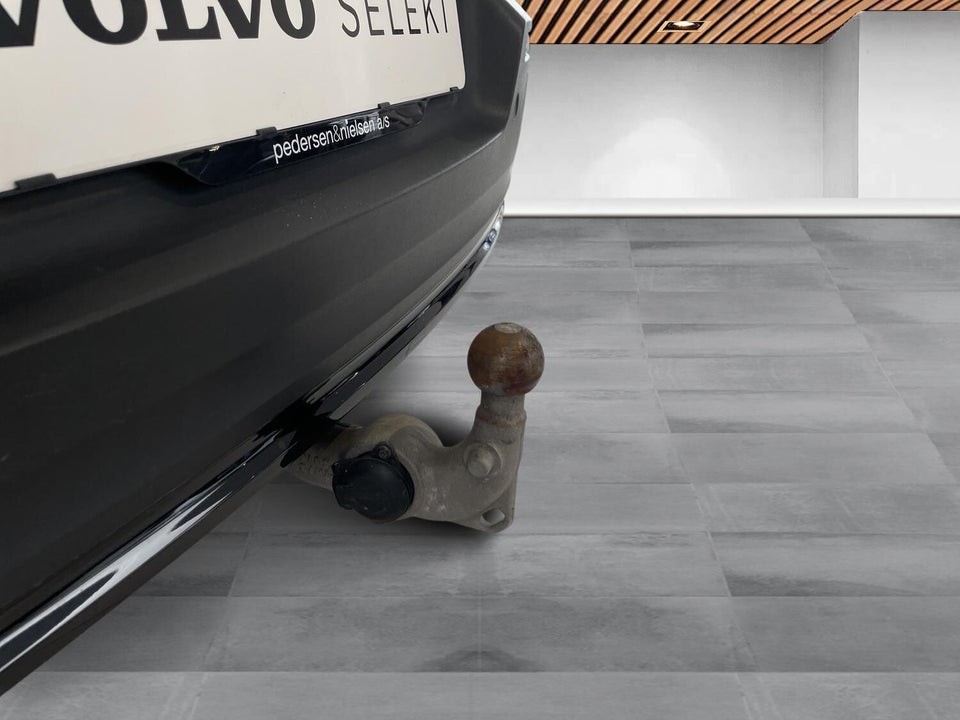 Volvo XC40 ReCharge Extended Range Plus 5d