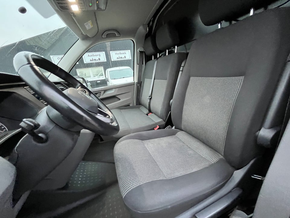 VW Transporter 2,0 TDi 150 Kassevogn DSG lang