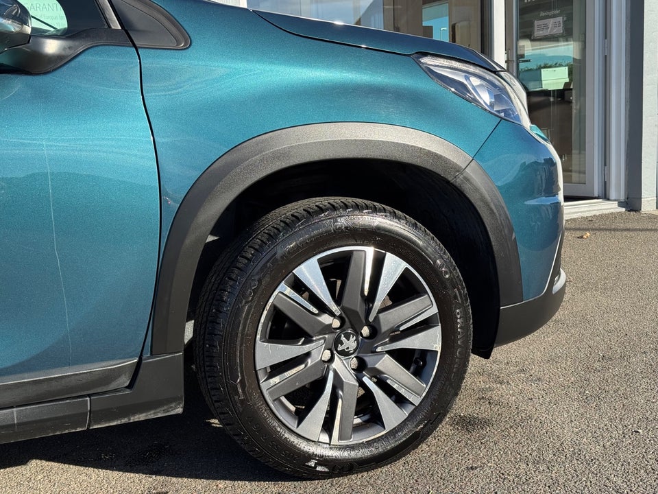 Peugeot 2008 1,6 BlueHDi 100 Allure Sky 5d