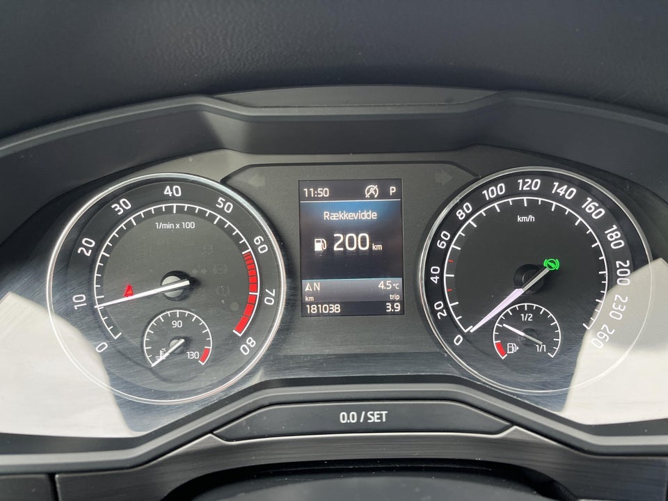 Skoda Superb 1,8 TSi 180 Style Combi DSG 5d