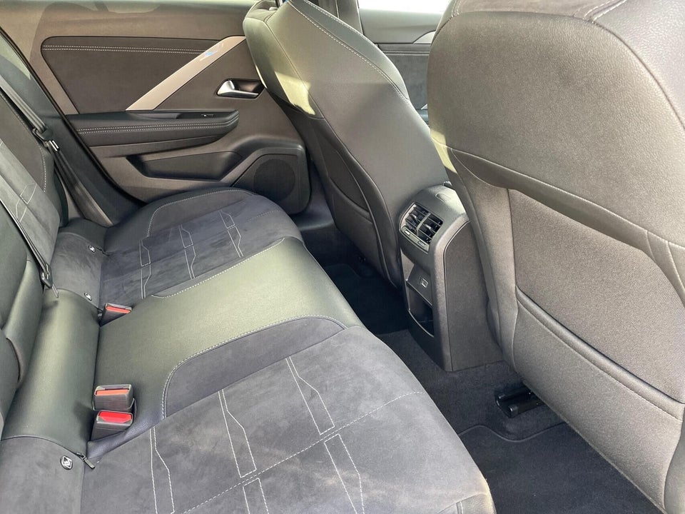 Opel Astra-e 54 Ultimate 5d