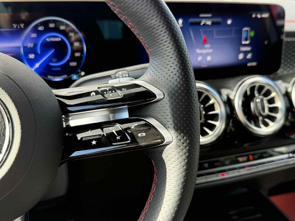 Mercedes EQB300 AMG Line 4Matic 5d