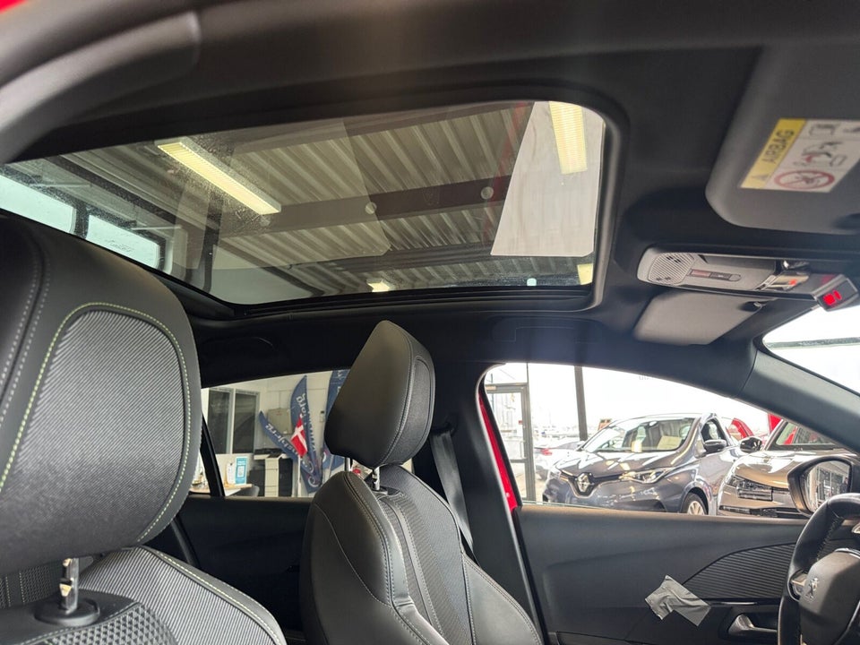 Peugeot e-208 50 GT 5d