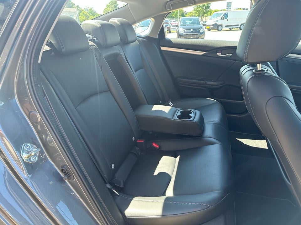 Honda Civic 1,5 VTEC Turbo Executive CVT 5d