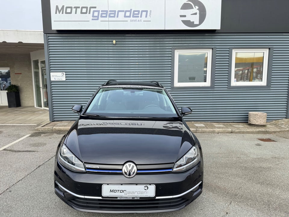 VW Golf VII 1,5 TSi 130 Comfortline Variant 5d