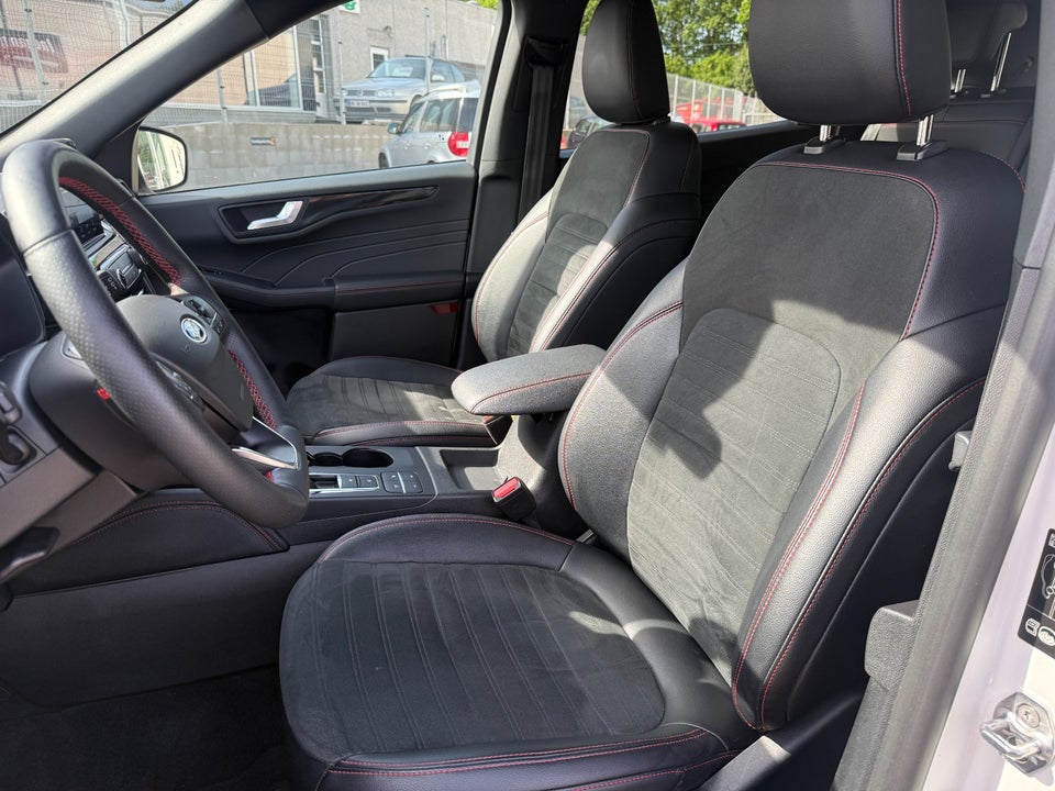 Ford Kuga 2,5 PHEV ST-Line X CVT 5d