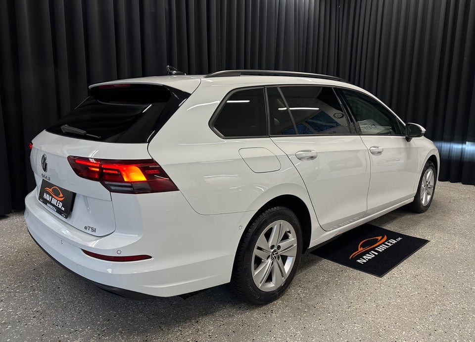 VW Golf VIII 1,5 eTSi 130 Life Variant DSG 5d