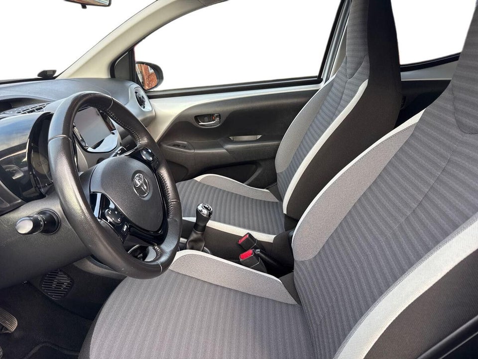 Toyota Aygo 1,0 VVT-i x-pression 5d