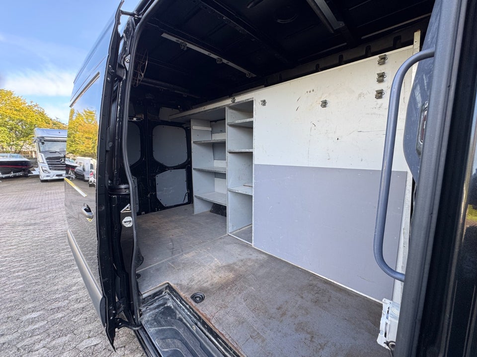 Mercedes Sprinter 319 3,0 CDi A2 Kassevogn RWD