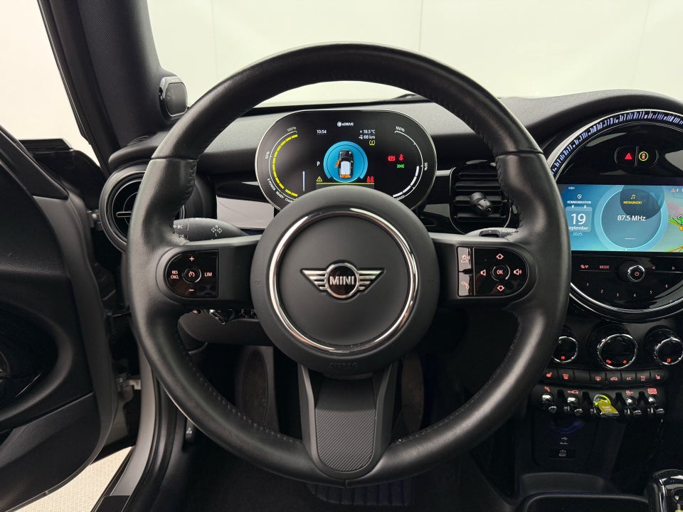 MINI Cooper SE Edition Premium Plus 3d