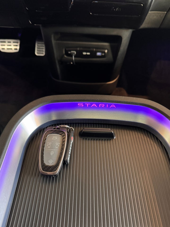 Hyundai Staria 2,2 CRDi Signature aut. AWD 5d