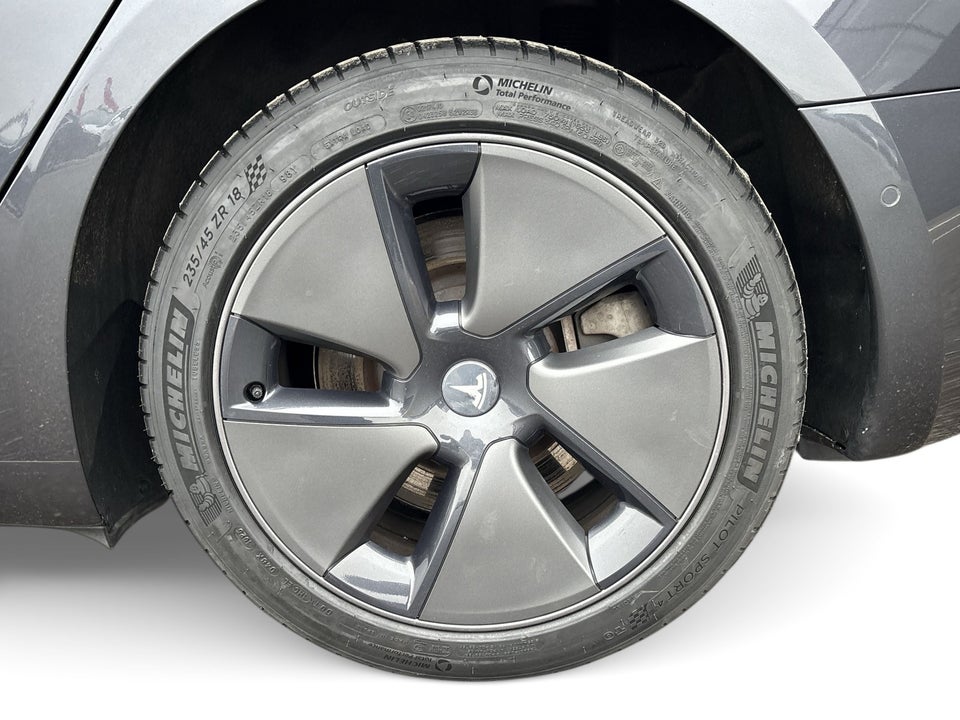 Tesla Model 3 RWD 4d