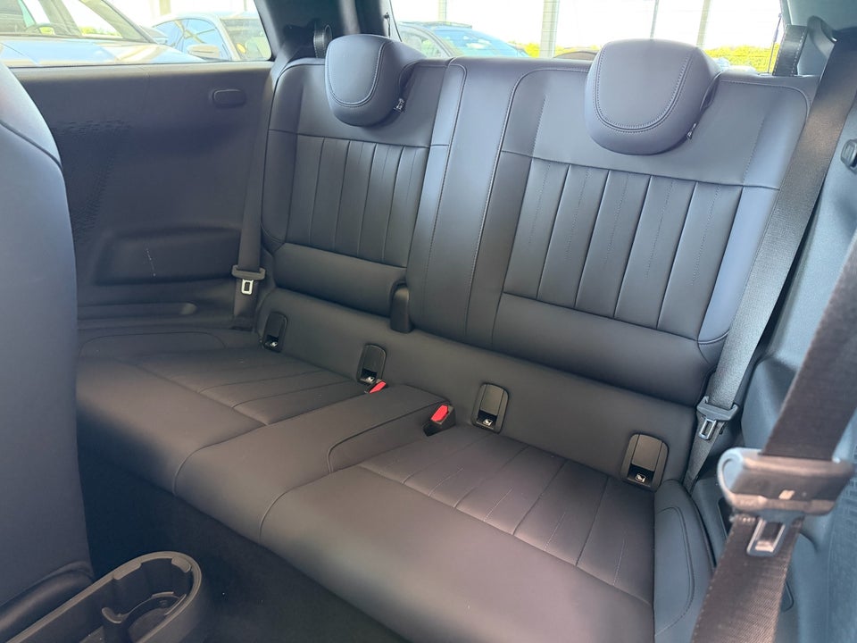 MINI Cooper SE Favoured Trim XL 3d