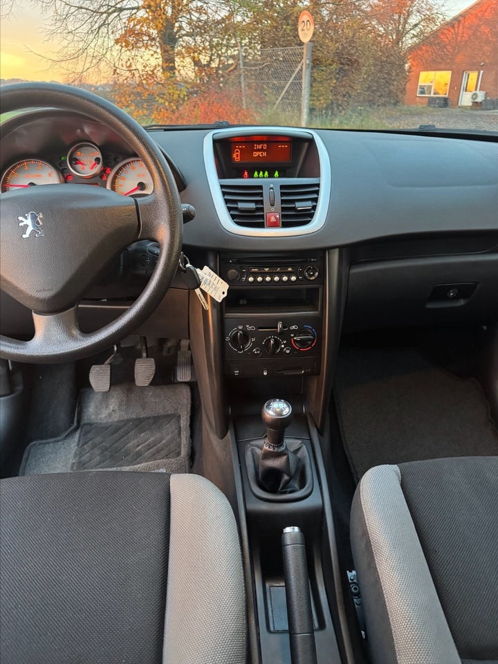 Peugeot 207 1,4 Comfort+ 5d