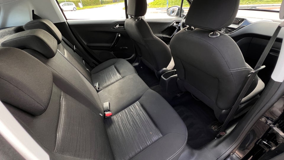 Peugeot 208 1,0 VTi Access 5d