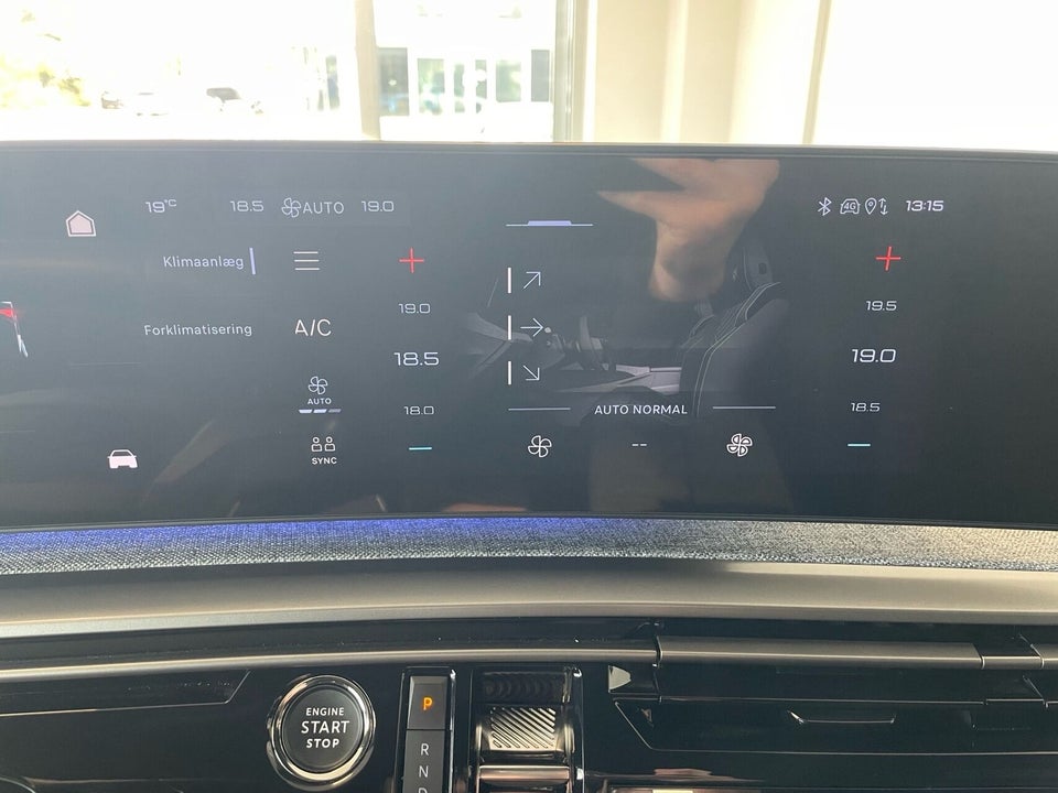 Peugeot e-3008 77 Allure 5d