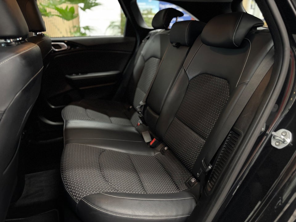 Kia Ceed 1,6 PHEV Prestige SW DCT 5d