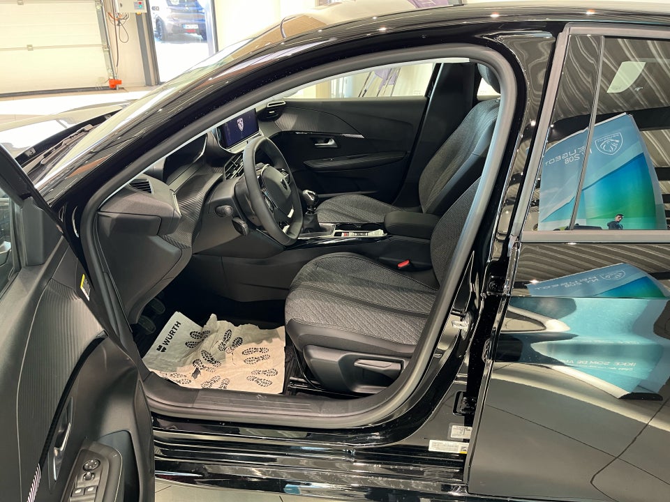 Peugeot 208 1,2 PureTech 100 Allure 5d