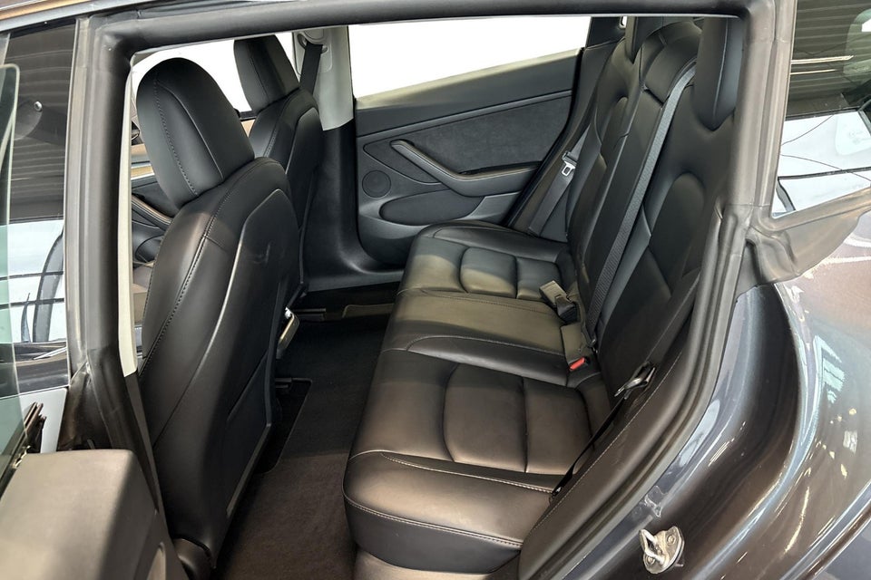 Tesla Model 3 Long Range AWD 4d