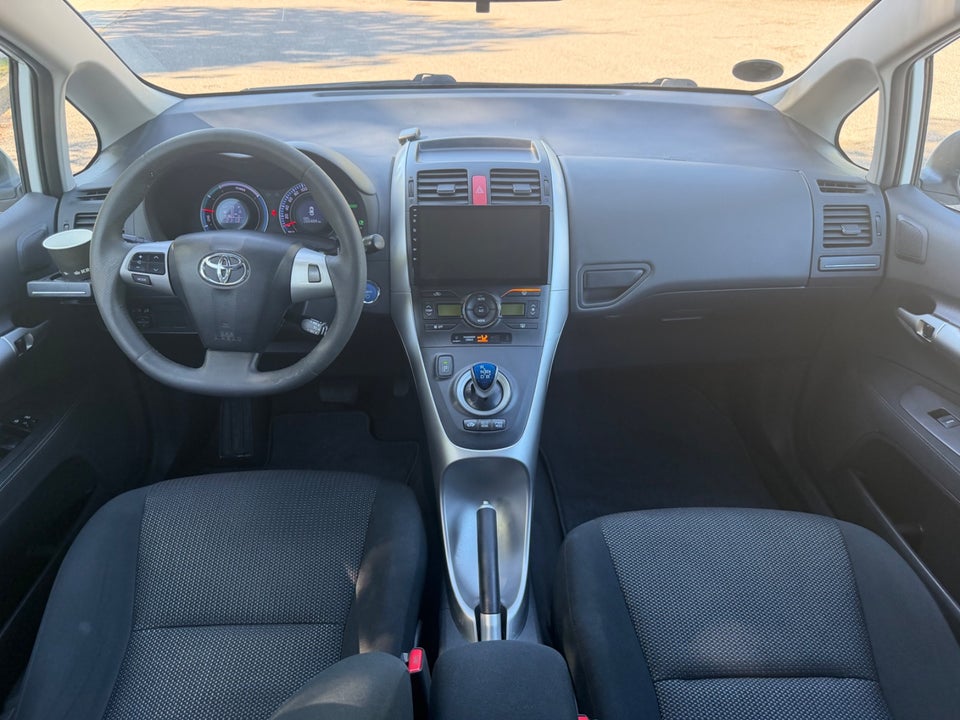Toyota Auris 1,8 Hybrid 5d