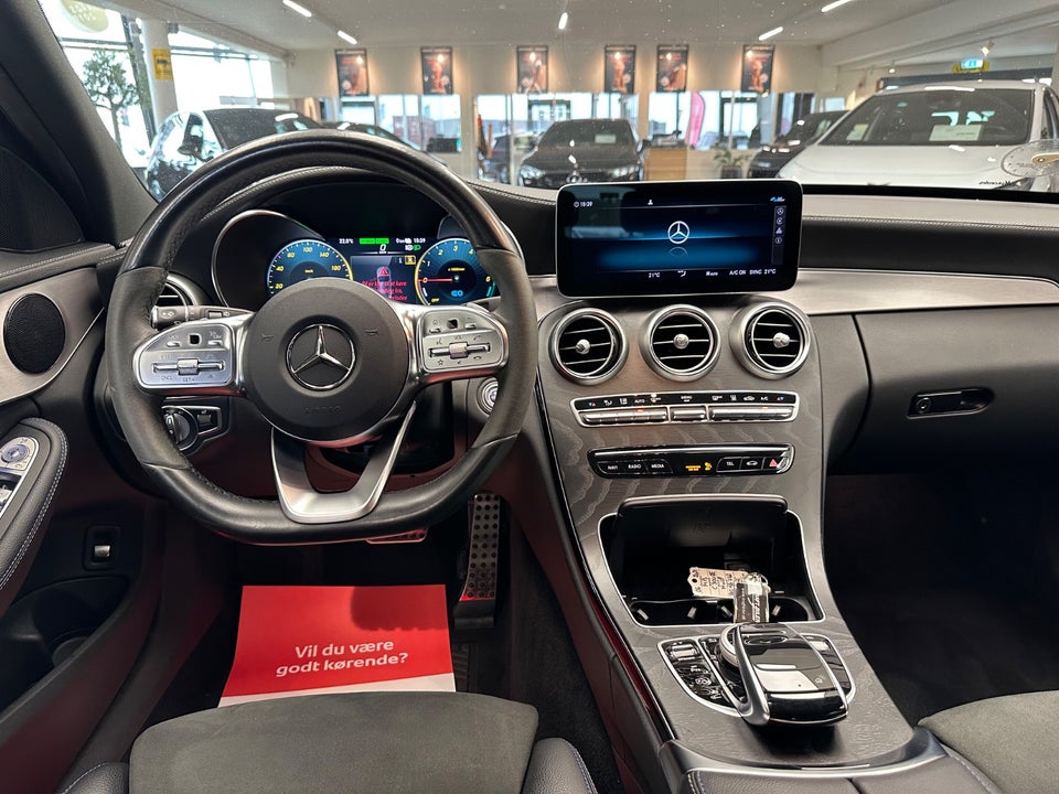 Mercedes C300 de 2,0 AMG Line stc. aut. 5d