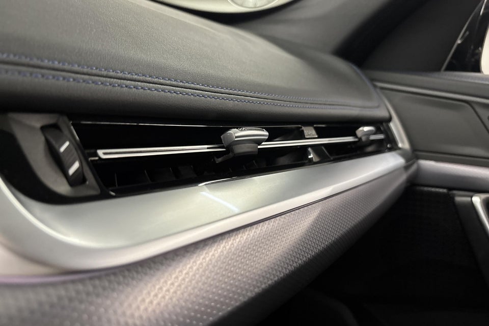 BMW iX1 eDrive20 M-Sport Pro 5d