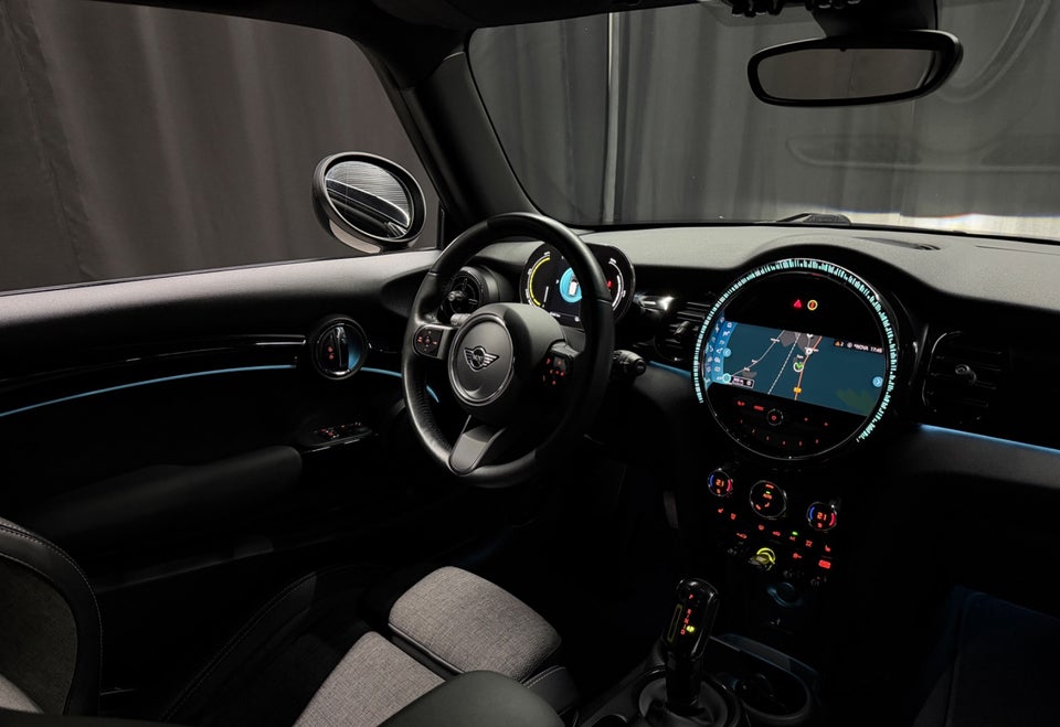 MINI Cooper SE Classic Trim 3d