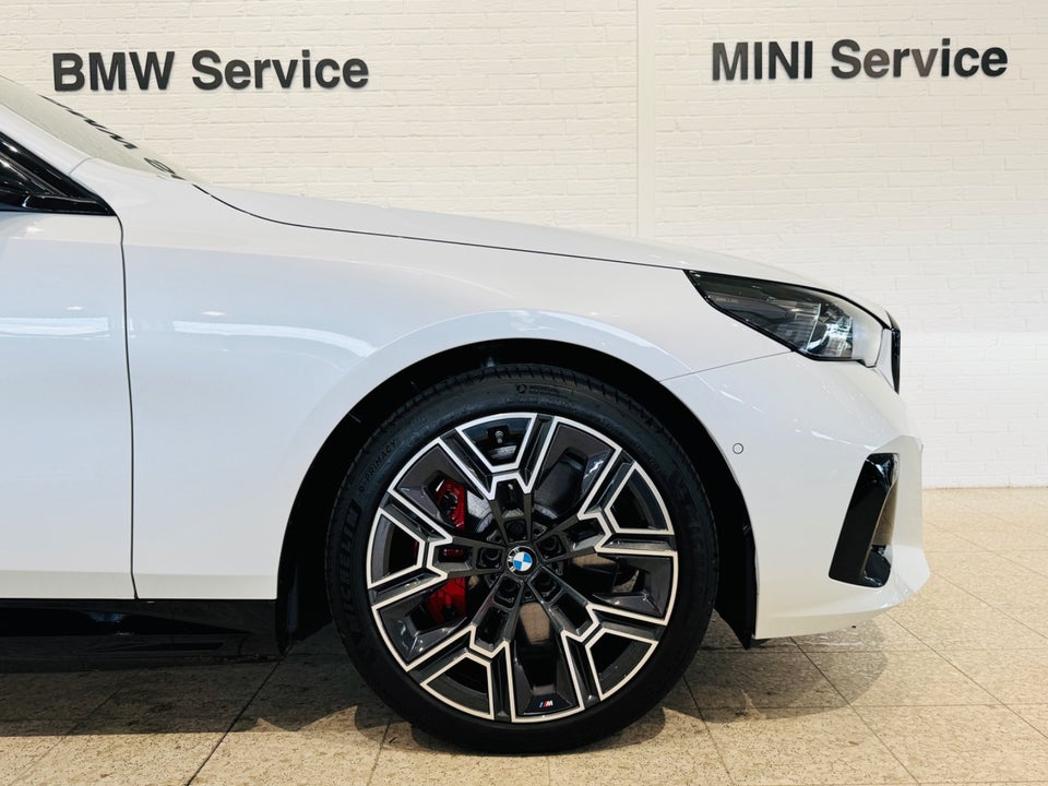 BMW i5 eDrive40 Fully Charged M-Sport 4d