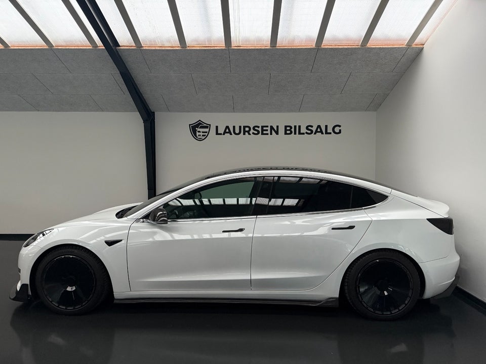 Tesla Model 3 Standard Range+ RWD 4d