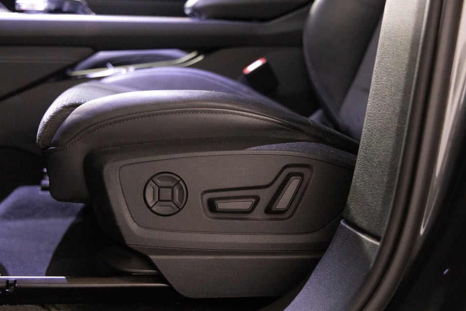 Audi e-tron 55 S-line quattro 5d