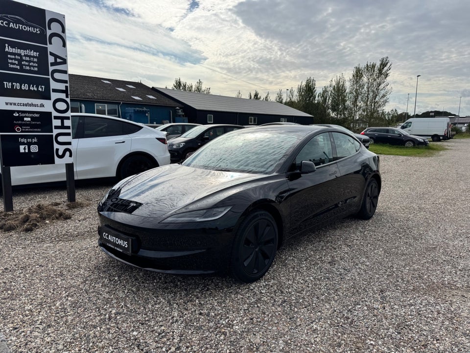 Tesla Model 3 RWD 4d