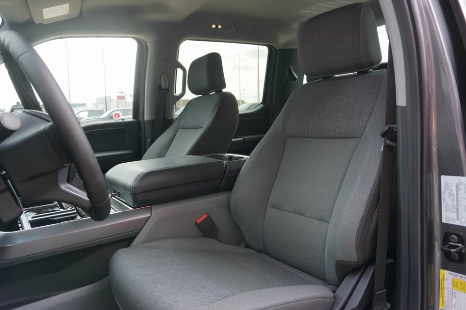 Ford F-150 Lightning XLT Standard Range 4d