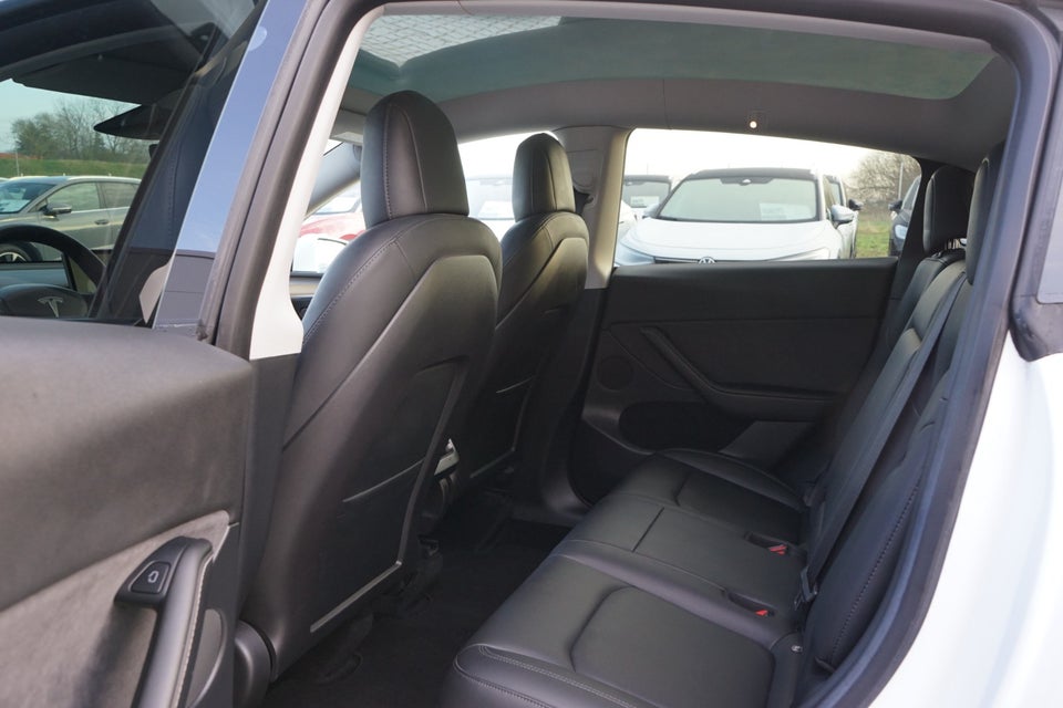 Tesla Model Y Long Range AWD 5d