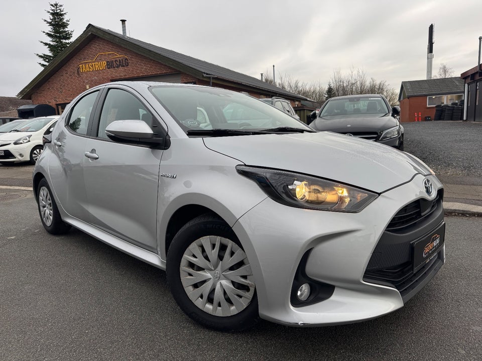 Toyota Yaris 1,5 Hybrid H3 e-CVT 5d