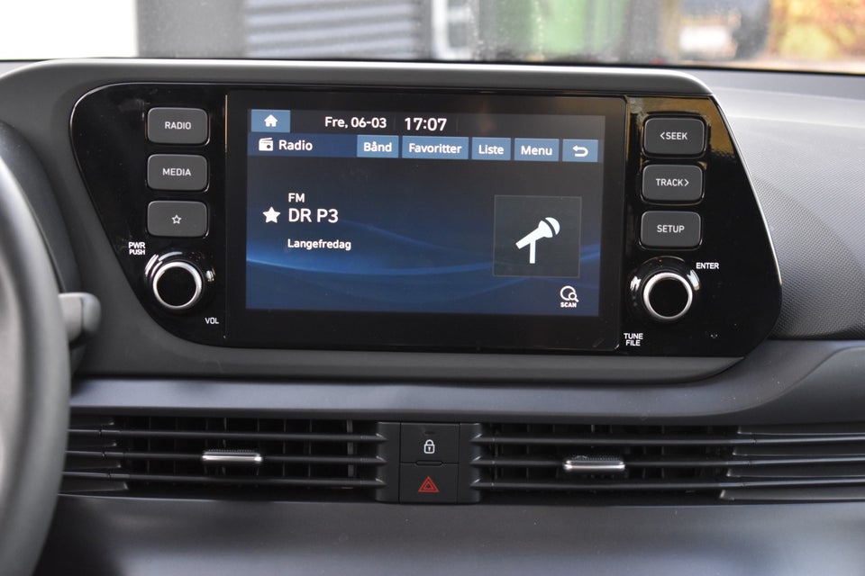 Hyundai i20 1,0 T-GDi Essential DCT 5d