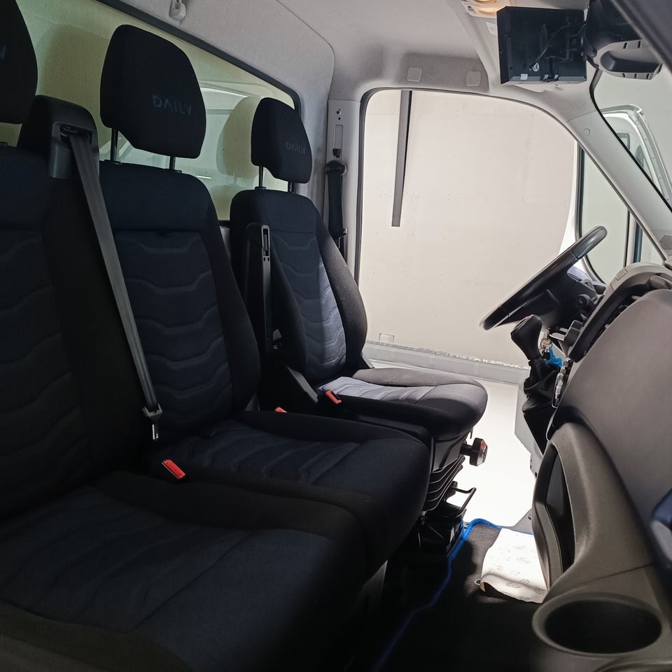 Iveco Daily 2,3 35S16 Alukasse m/lift AG8 2d