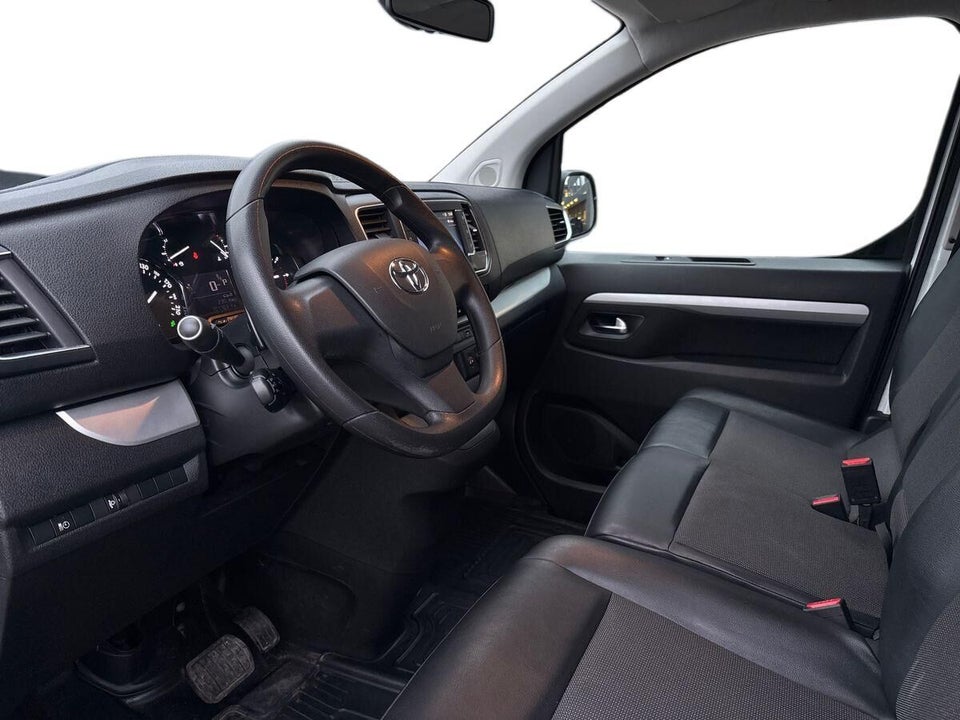 Toyota ProAce 2,0 D 177 Medium Comfort Master aut. 6d