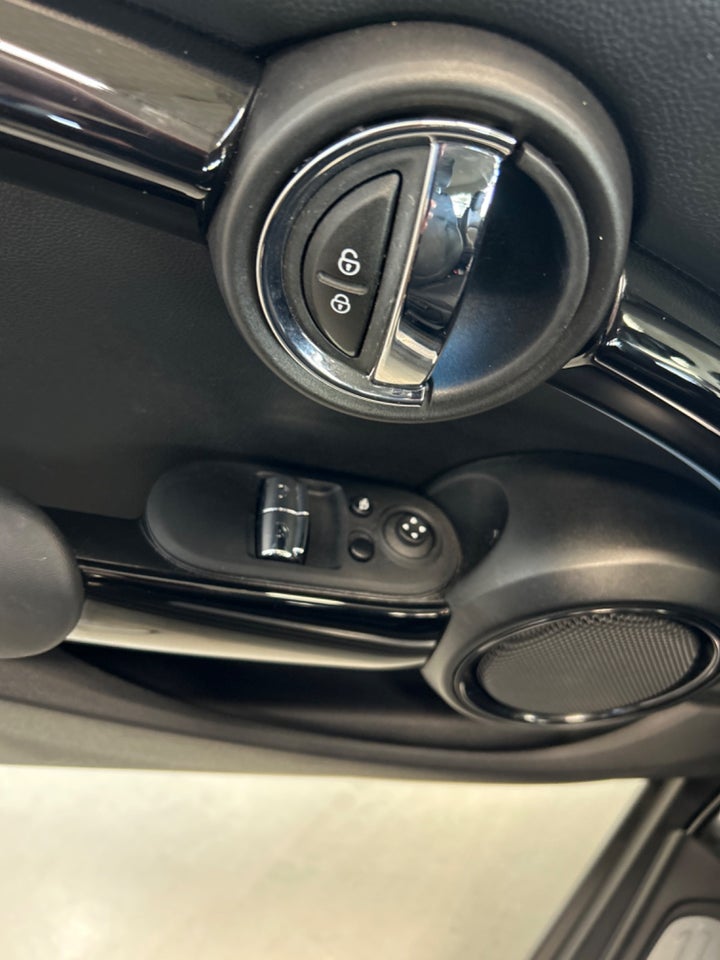 MINI Cooper SE Classic 3d