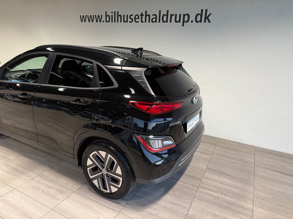 Hyundai Kona 64 EV Essential 5d