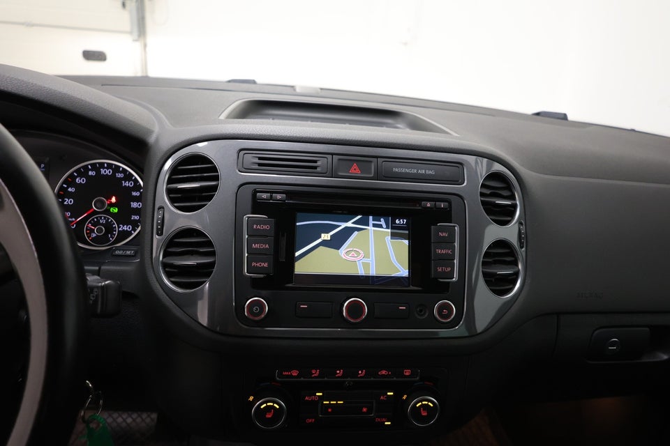 VW Tiguan 2,0 TDi 140 Sport & Style DSG 4Motion 5d