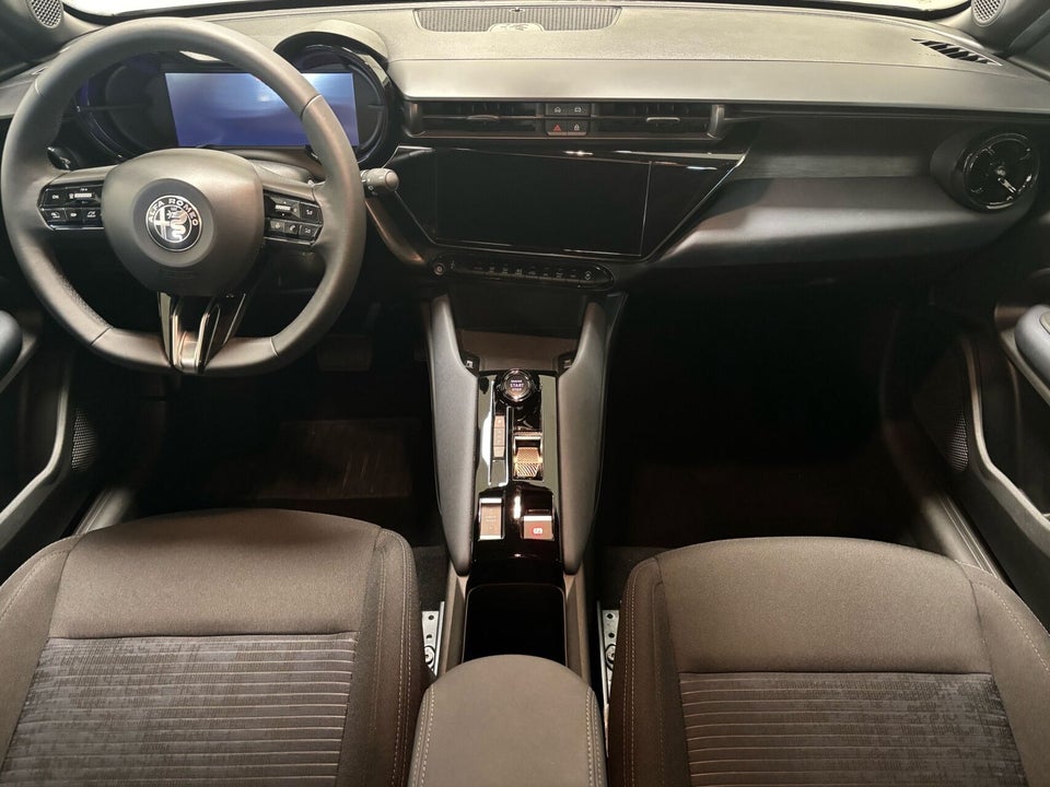 Alfa Romeo Junior Elettrica Core 5d