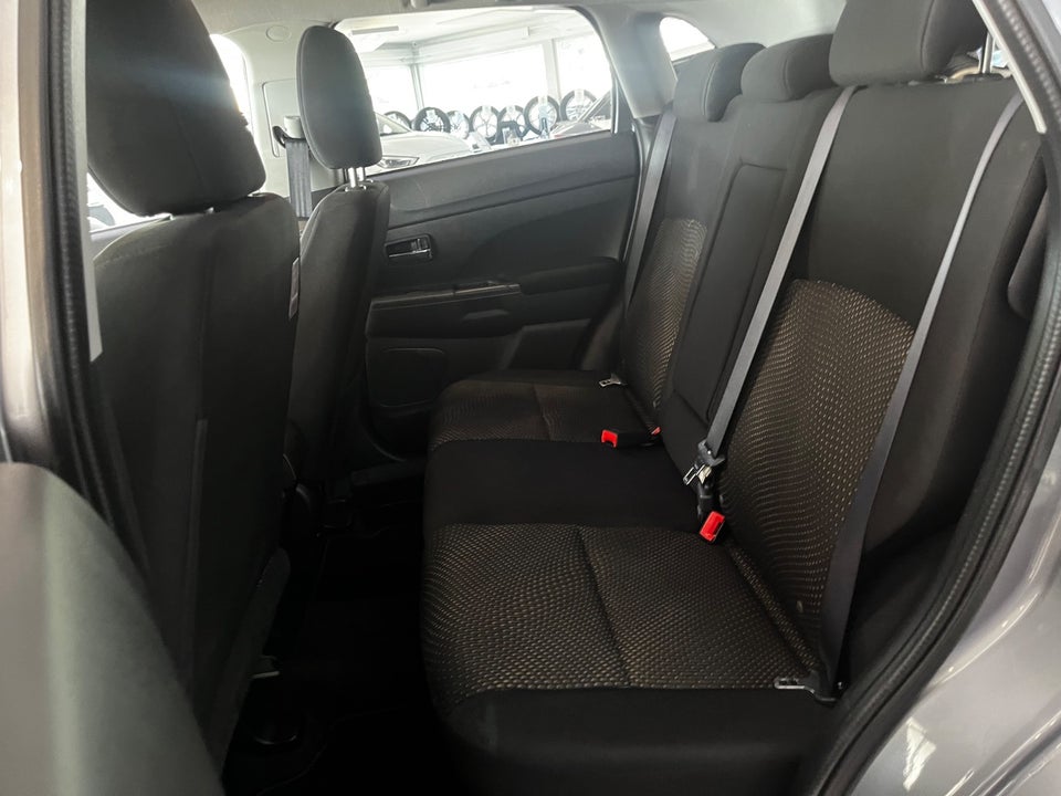 Mitsubishi ASX 1,6 Invite 5d