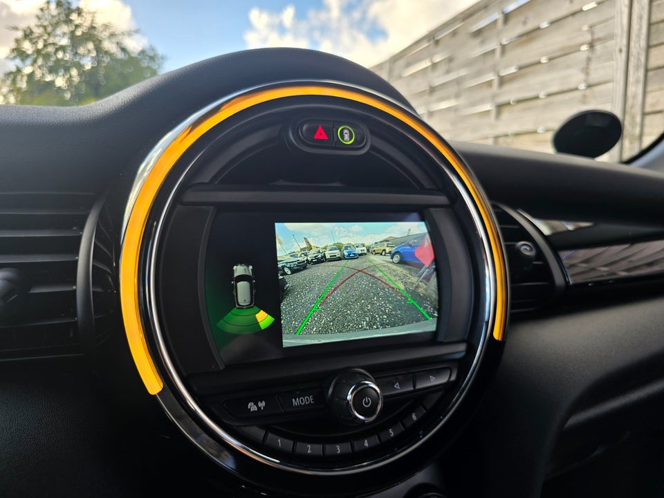 MINI Cooper SE Essential 3d