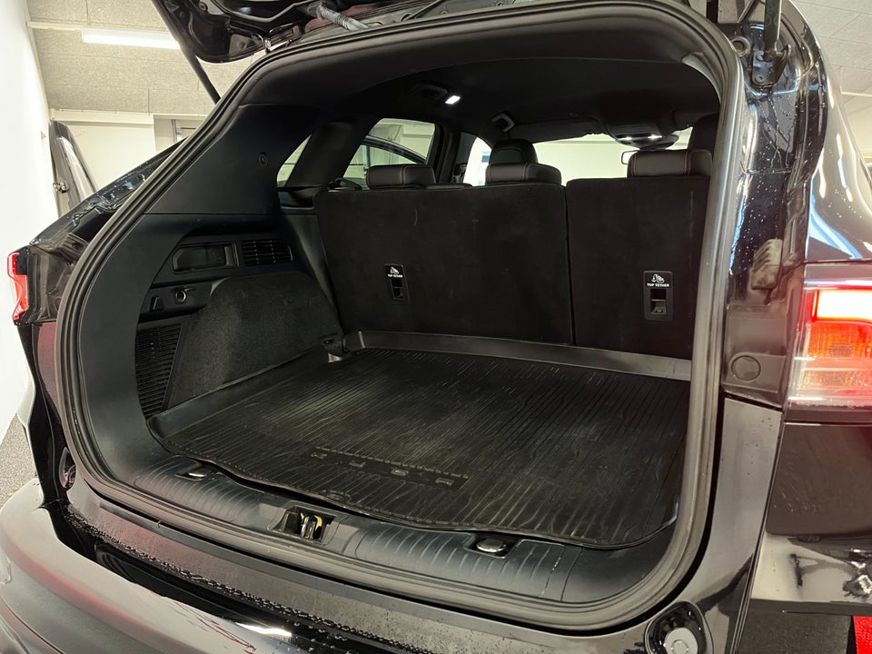 Ford Kuga 2,5 PHEV ST-Line X CVT 5d